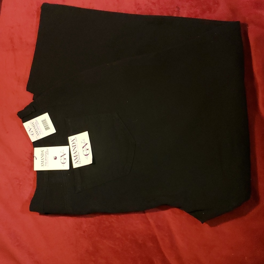NWT Gloria Vanderbilt Slimming Jean 24W
